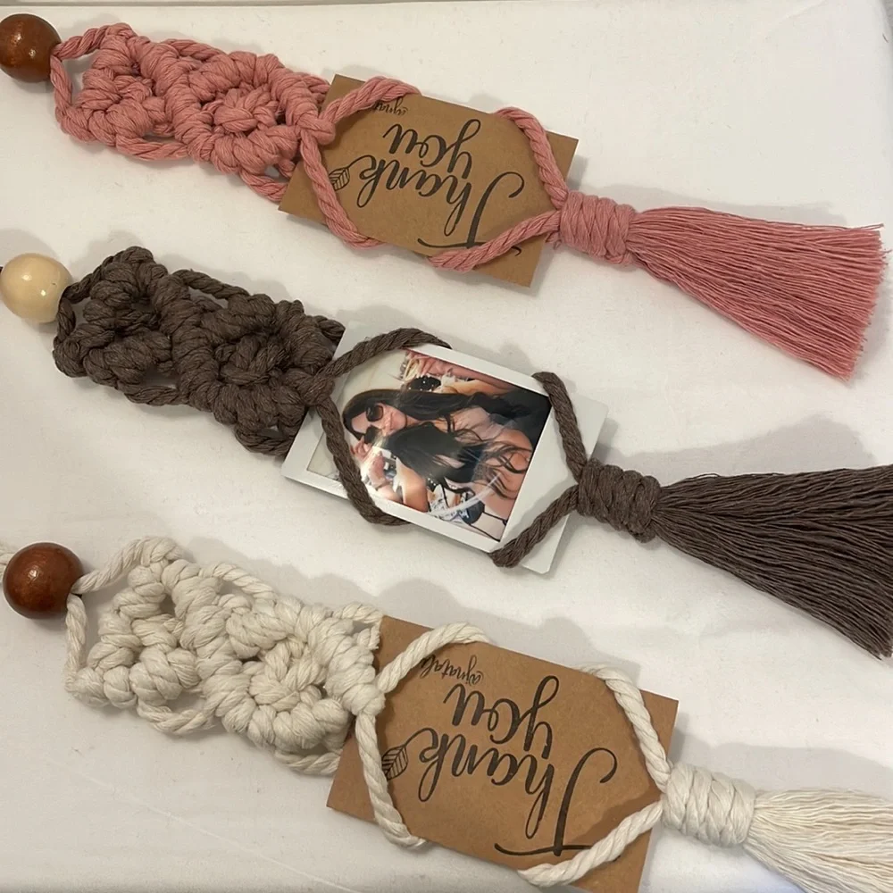 Handmade Macrame Polaroid Photo Hanger - Picture 1 of 3